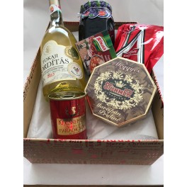 Medium  Gift Box with Tokaj Wine
