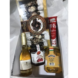 Small Gift Box with Tokaj Wine